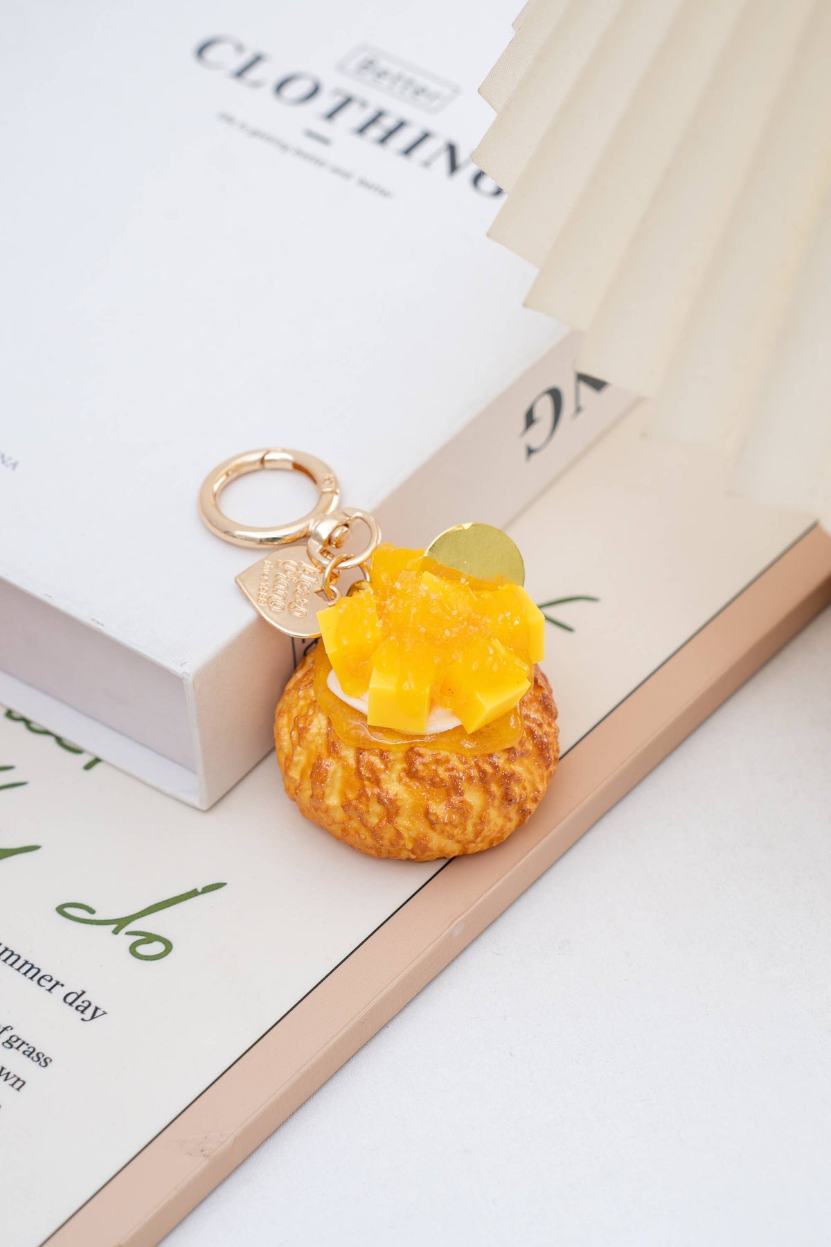 Nyckelring/väsksmycke Petit choux, två varianter