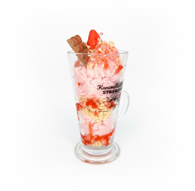 Handgjort ljus - Jordgubbsdessert